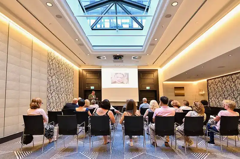 kostenfreien Informationsabend über die Korrekturmöglichkeiten - Plastische und Ästhetische Chirurgie