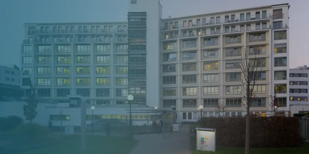 Bauchdeckenstraffung über die Krankenkasse oder als Privatbehandlung?